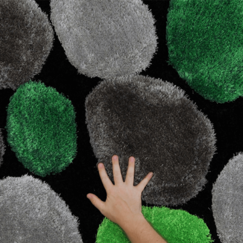koberec pebble typ 1 zeleny s rukou 2