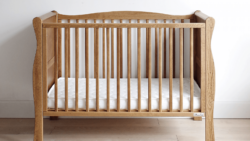 patut din lemn masiv transformabil pentru bebe si junior noble vintage 140 x 70 cm 359 9027