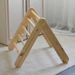 scara din lemn pentru copii triunghi de catarare tip pikler montessori alb meowbaby copie 576556