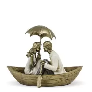 Figurina cuplu in barca 17x23x15 cm